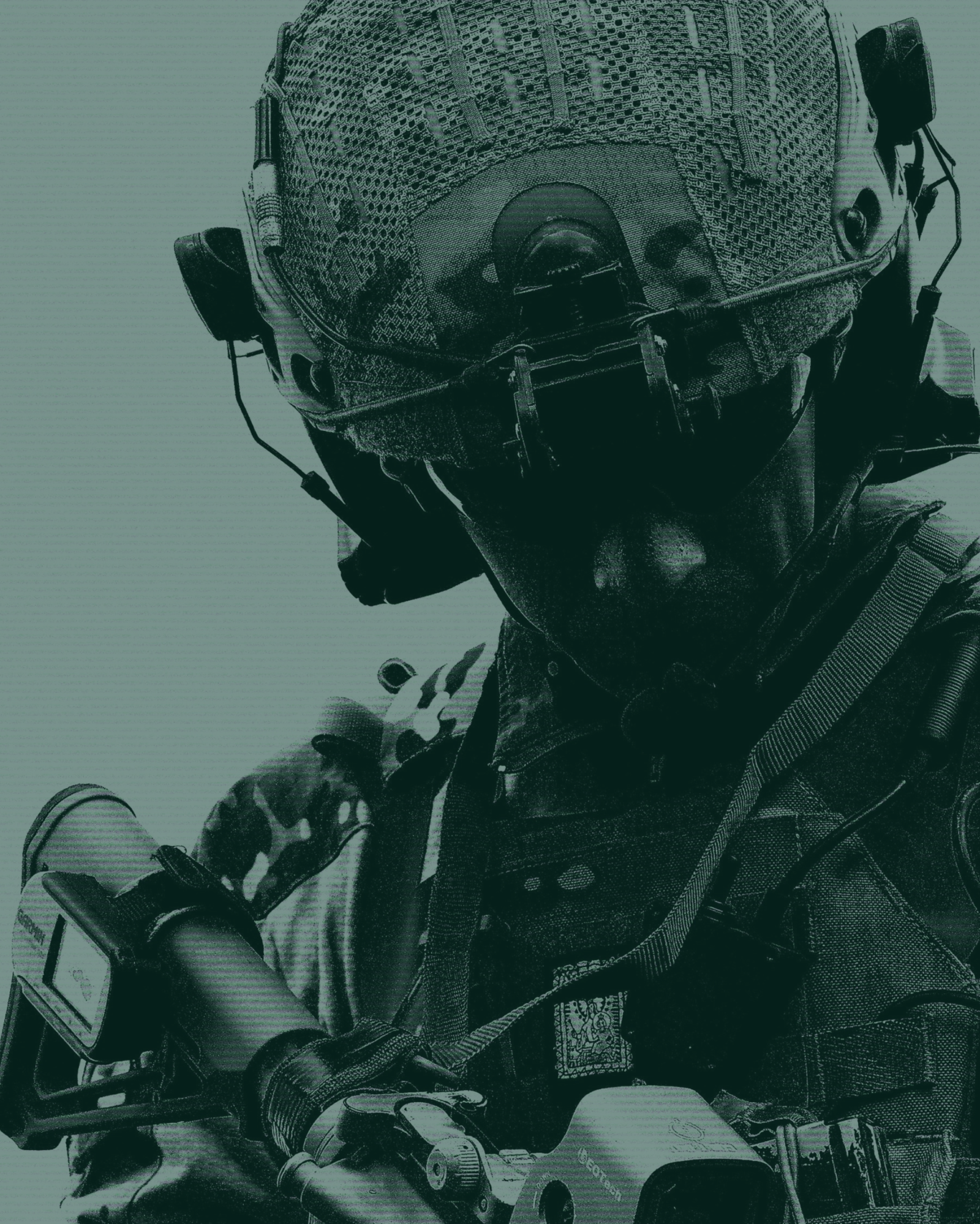 Suboficial del Ejército Español equipado con casco táctico y dispositivos de comunicación, representando la convocatoria y el temario oficial de las oposiciones militares.