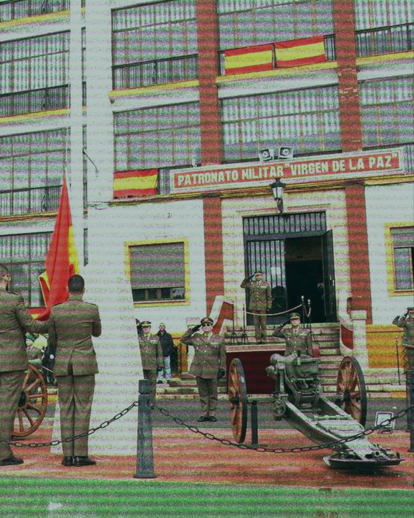Fachada del Patronato Militar Virgen de la Paz durante un acto oficial, representando la convocatoria y el proceso de acceso a los Patronatos militares.