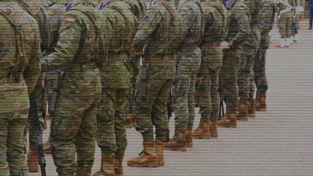 Militares en formación para calcular el baremo militar en oposiciones a las Fuerzas Armadas con calculadora de baremo militar